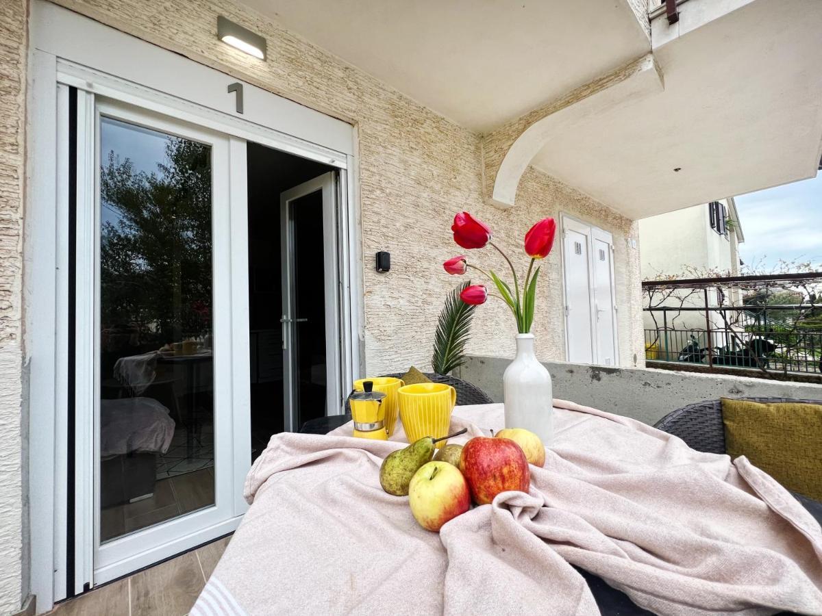 Apartments Valerian Novigrad  Exterior photo