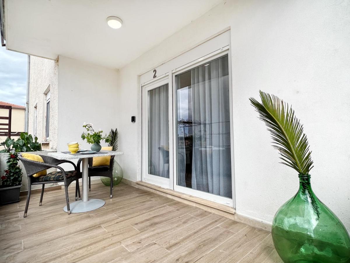 Apartments Valerian Novigrad  Exterior photo